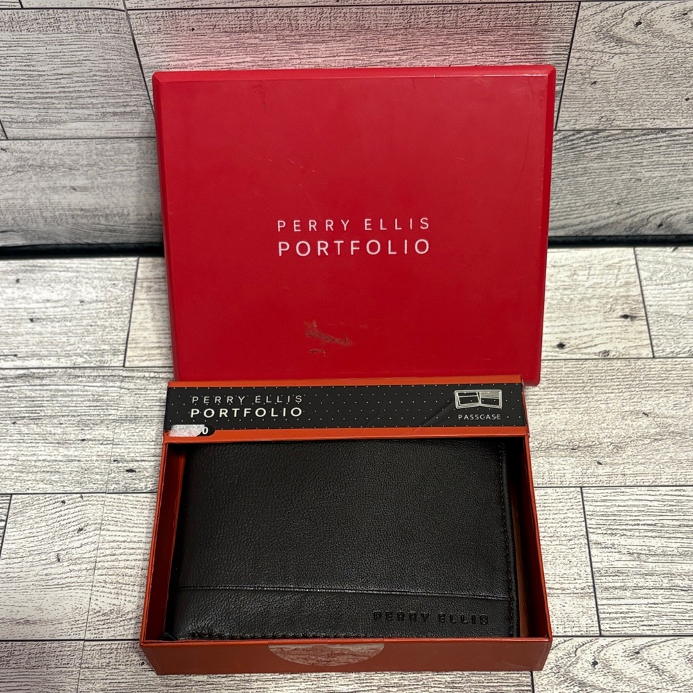 Perry Ellis Black Leather Card Holder